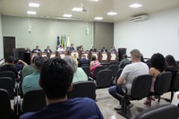 Penúltima sessão aprova projetos sobre famílias acolhedoras, segurança alimentar e reestruturação da saúde