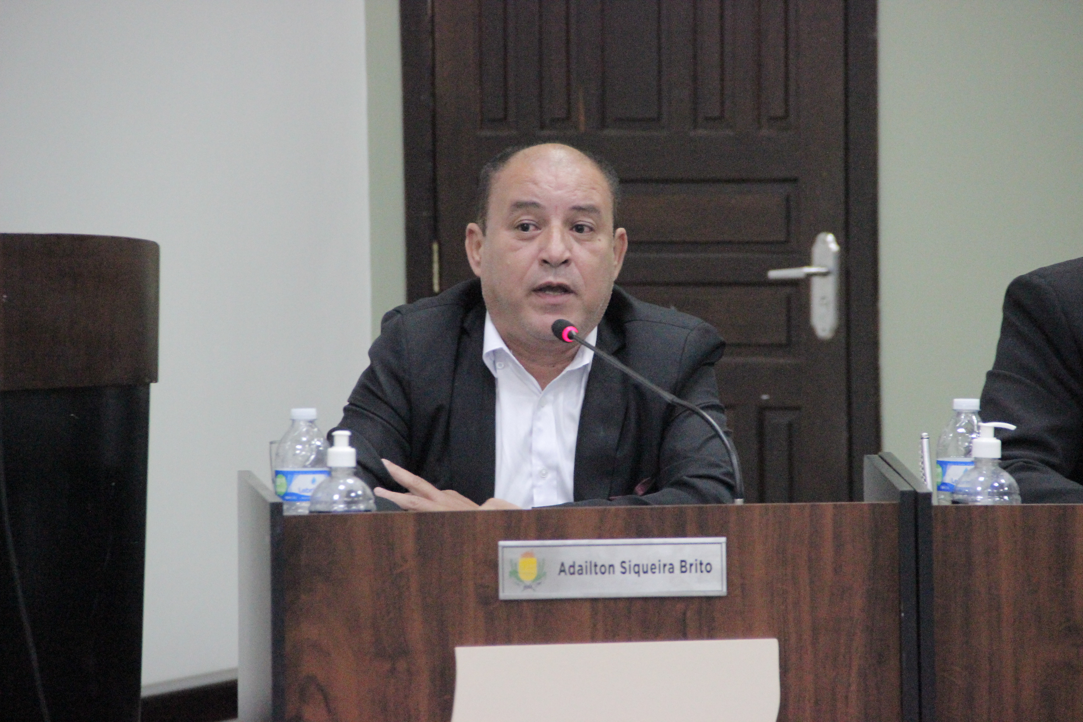 INDICAÇÕES: Uniformes padronizados e Recuperação de "bocas de lobo" em Vera