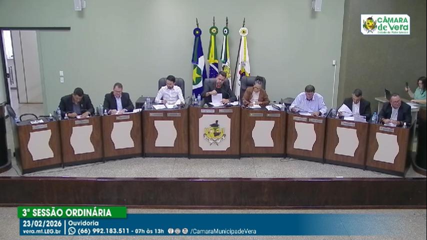 Mudanças em regras de progressão e cargos comissionados são aprovados