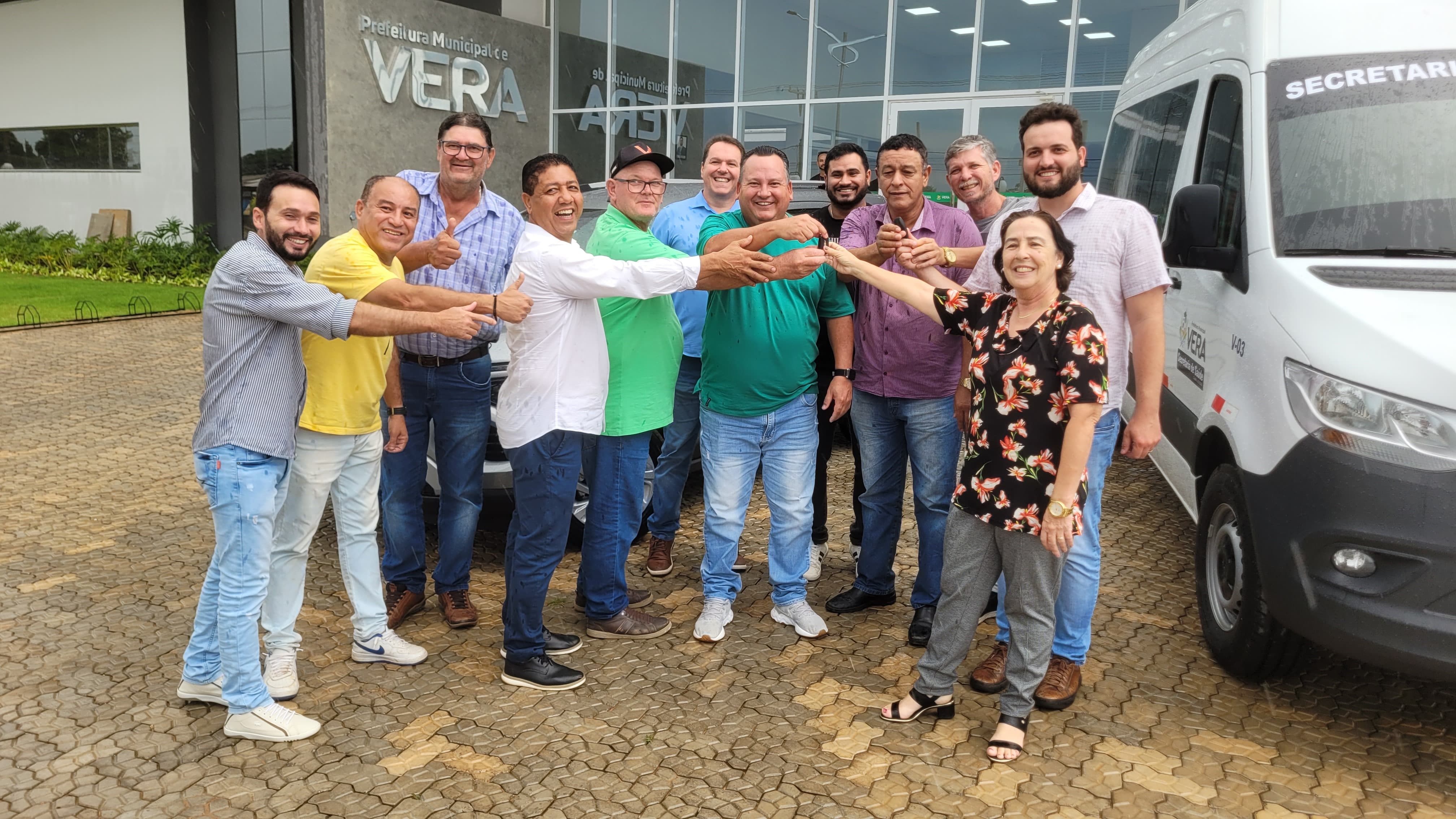 Secretaria de Saúde de Vera recebe novos veículos para reforço no transporte de pacientes